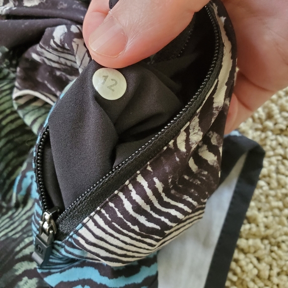 Lululemon 2016 SeaWheeze tracker short, 12 - Picture 2 of 5